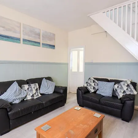 24 Trafalgar Road *