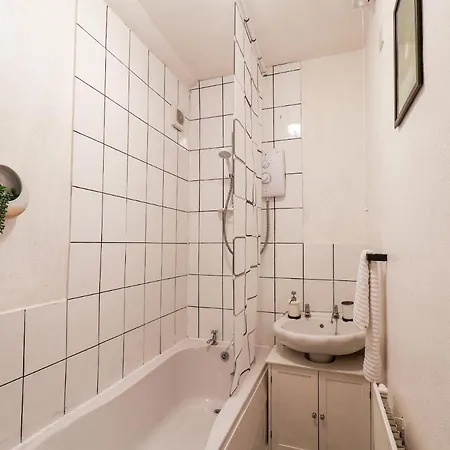 24 Trafalgar Road 別荘 *