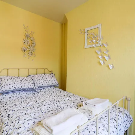 24 Trafalgar Road * Scarborough